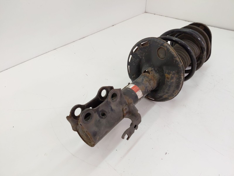 Recambio de amortiguador delantero izquierdo para toyota auris 2.0 d-4d 126 cv referencia OEM IAM 4852002760  