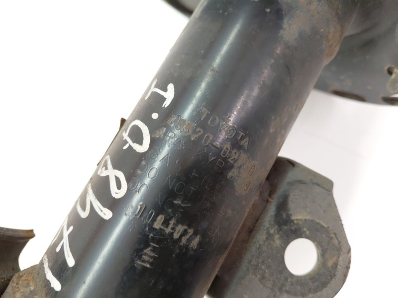 Recambio de amortiguador delantero izquierdo para toyota auris 2.0 d-4d 126 cv referencia OEM IAM 4852002760  