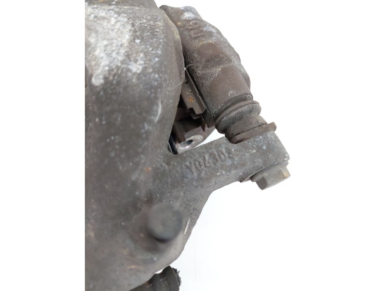 Recambio de pinza freno delantera derecha para toyota auris 2.0 d-4d 126 cv referencia OEM IAM Y04302  