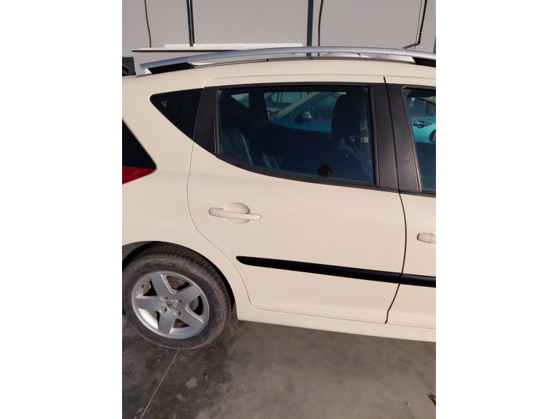 Recambio de puerta trasera derecha para peugeot 207 sw (wk_) 1.4 16v referencia OEM IAM   