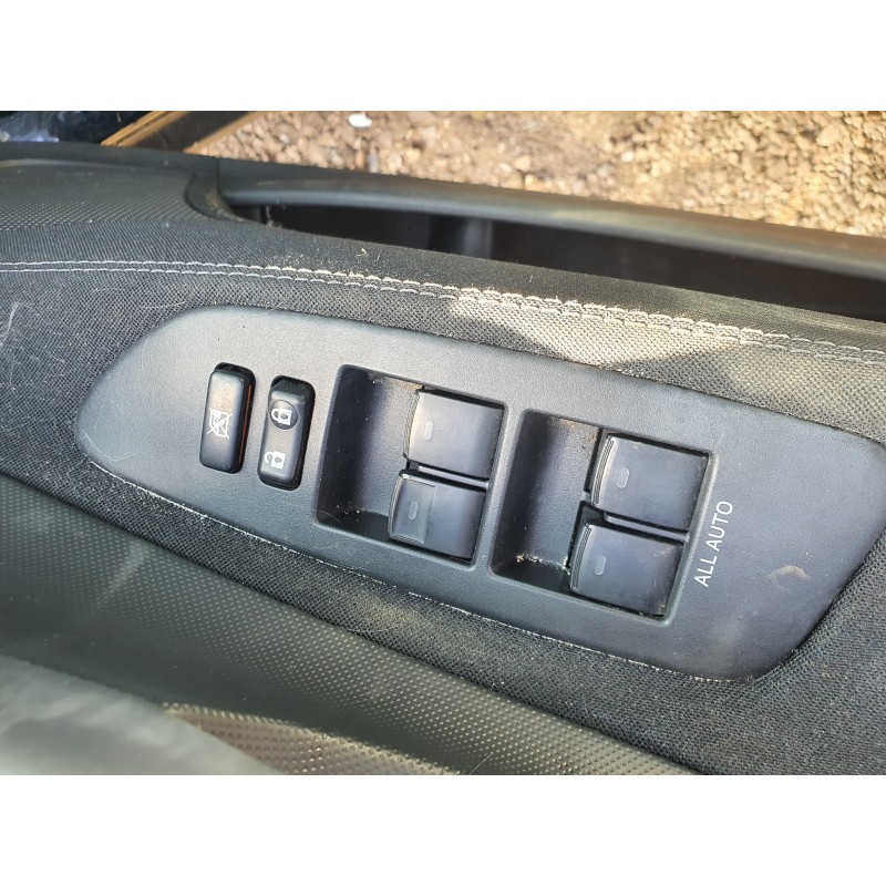 Recambio de mando elevalunas delantero izquierdo para toyota auris 2.0 d-4d cat referencia OEM IAM   