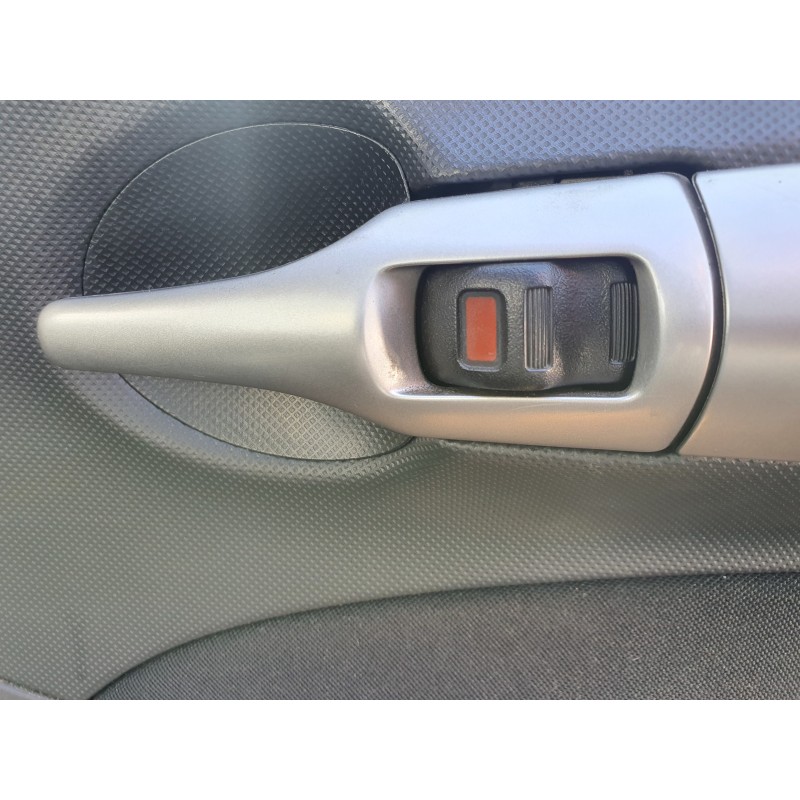 Recambio de mando elevalunas trasero derecho para toyota auris 2.0 d-4d cat referencia OEM IAM   