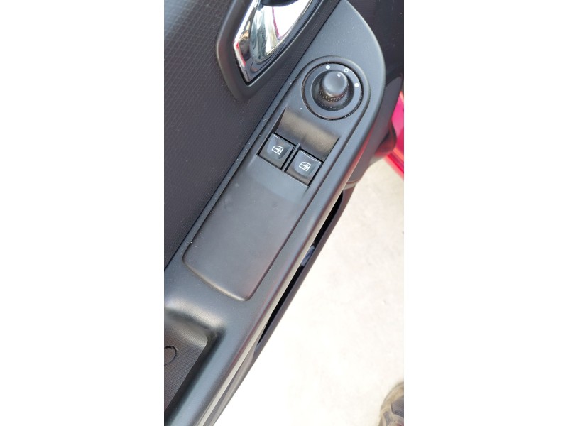 Recambio de mando elevalunas delantero izquierdo para renault clio iv (bh_) 0.9 tce 90 referencia OEM IAM   
							