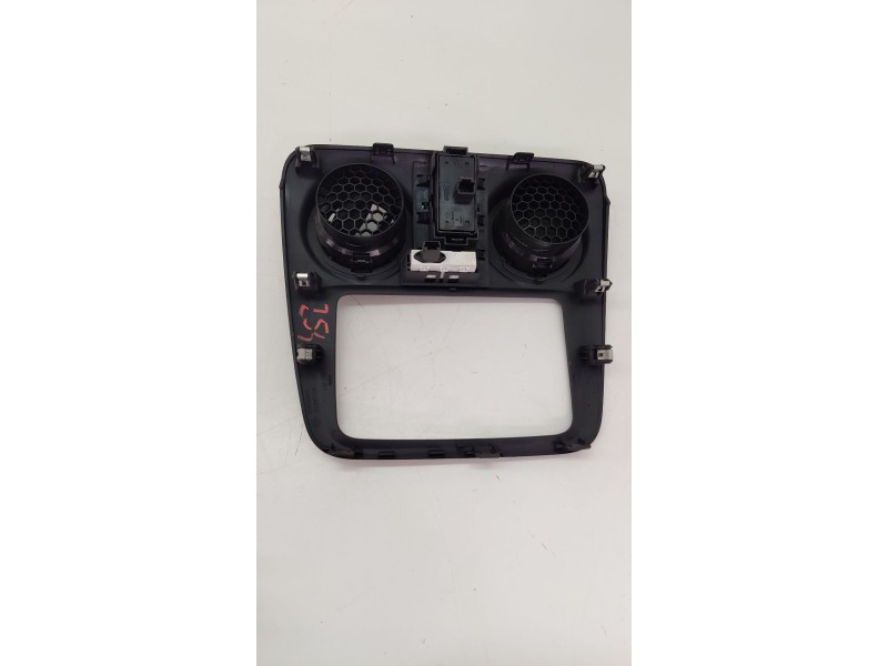 Recambio de rejilla aireadora para dacia dokker 1.5 blue dci diesel fap cat referencia OEM IAM 682606882R  