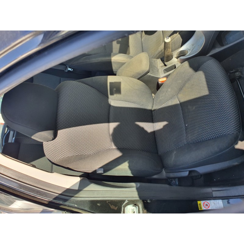 Recambio de asiento delantero derecho para toyota auris 2.0 d-4d cat referencia OEM IAM   