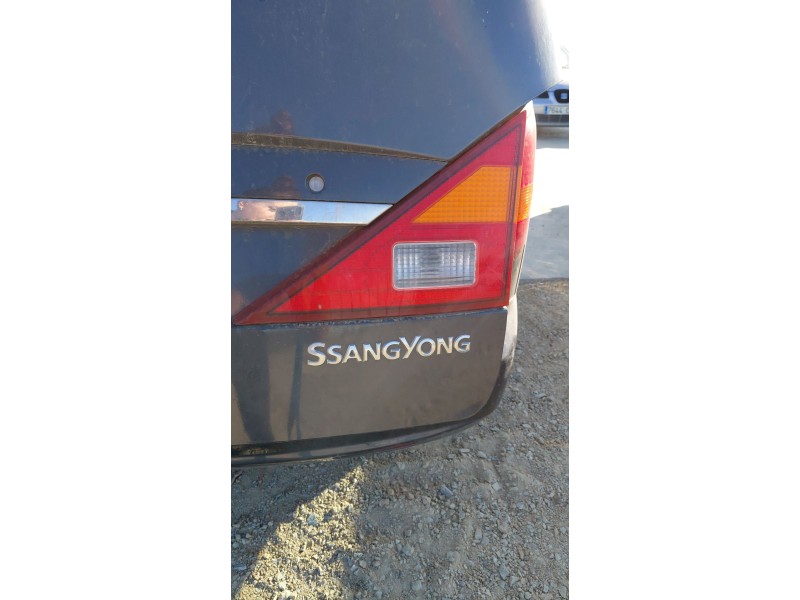 Recambio de piloto trasero derecho interior para ssangyong rodius i 2.7 xdi 4wd referencia OEM IAM   
							