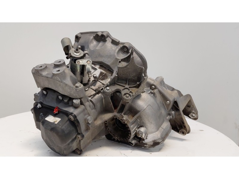 Recambio de caja cambios para opel astra j (p10) 1.6 (68) referencia OEM IAM 55565177  
							