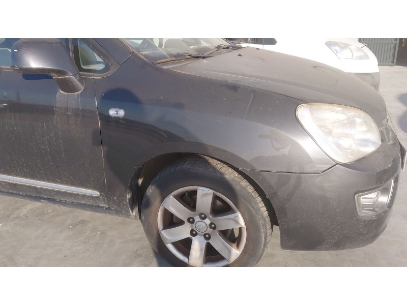 Recambio de aleta delantera derecha para kia carens iii monospace (un) 2.0 crdi 140 referencia OEM IAM   
							