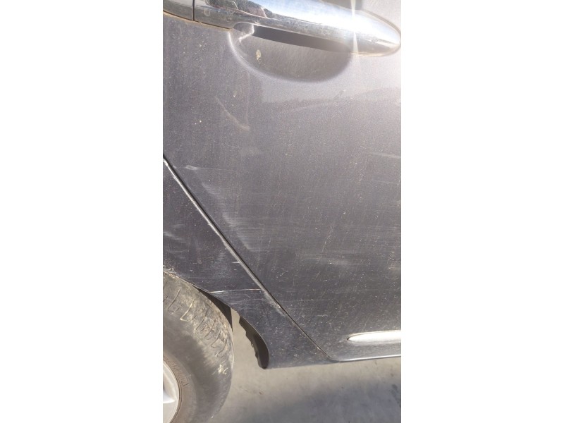 Recambio de puerta trasera derecha para kia carens iii monospace (un) 2.0 crdi 140 referencia OEM IAM   