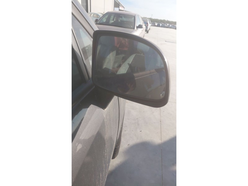 Recambio de retrovisor derecho para kia carens iii monospace (un) 2.0 crdi 140 referencia OEM IAM   
							