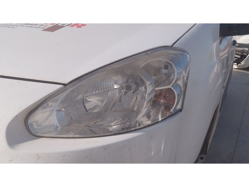 Recambio de faro izquierdo para peugeot partner tepee 1.6 hdi / bluehdi 75 referencia OEM IAM   
							