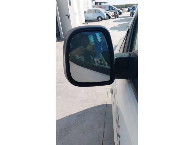 Recambio de retrovisor izquierdo para peugeot partner tepee 1.6 hdi / bluehdi 75 referencia OEM IAM   
							