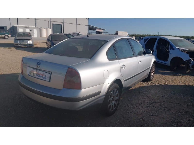 volkswagen passat b5.5 (3b3) del año 2004
							