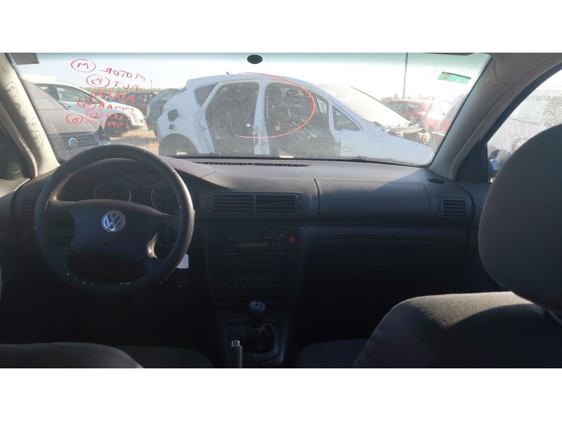 volkswagen passat b5.5 (3b3) del año 2004
							