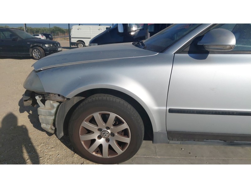 Recambio de aleta delantera izquierda para volkswagen passat b5.5 (3b3) 1.6 referencia OEM IAM   
							