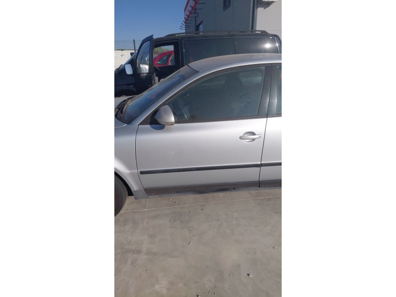 Recambio de puerta delantera izquierda para volkswagen passat b5.5 (3b3) 1.6 referencia OEM IAM   