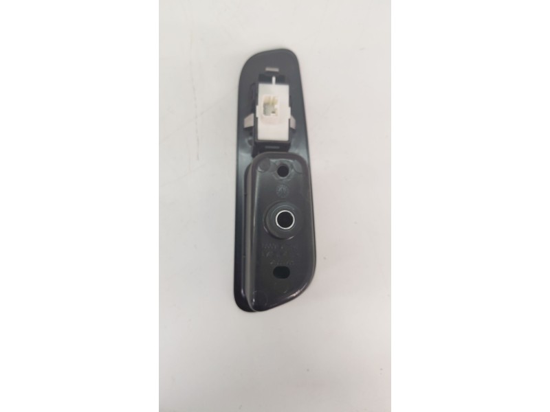 Recambio de mando elevalunas trasero izquierdo para jeep renegade suv (bu, b1, bv) 1.6 crd referencia OEM IAM   
							