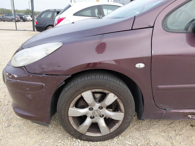Recambio de aleta delantera izquierda para peugeot 307 sw (3h) 1.6 hdi 110 referencia OEM IAM   
							
