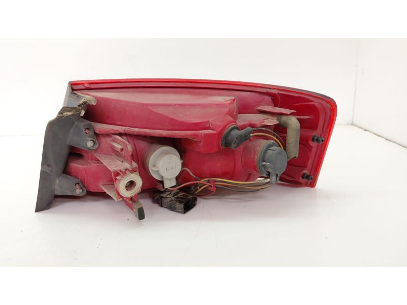Recambio de piloto trasero izquierdo para audi a5 (8t3) 2.7 tdi referencia OEM IAM 8T0945095  
							