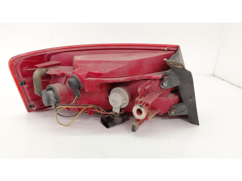 Recambio de piloto trasero derecho para audi a5 (8t3) 2.7 tdi referencia OEM IAM 8T0945096  