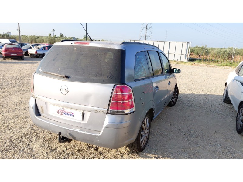opel zafira / zafira family b (a05) del año 2008
							