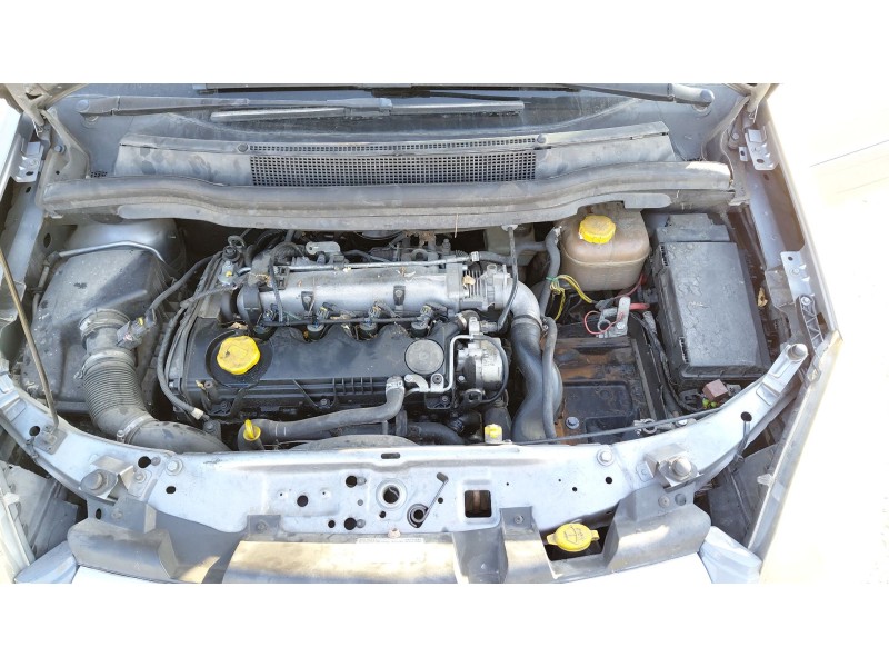 opel zafira / zafira family b (a05) del año 2008
							