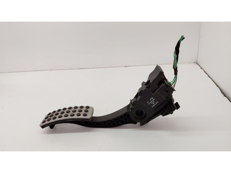 Recambio de pedal acelerador para mercedes-benz clase cla (w117) cla 220 cdi (117.303) referencia OEM IAM A2463001604Q5  
							
