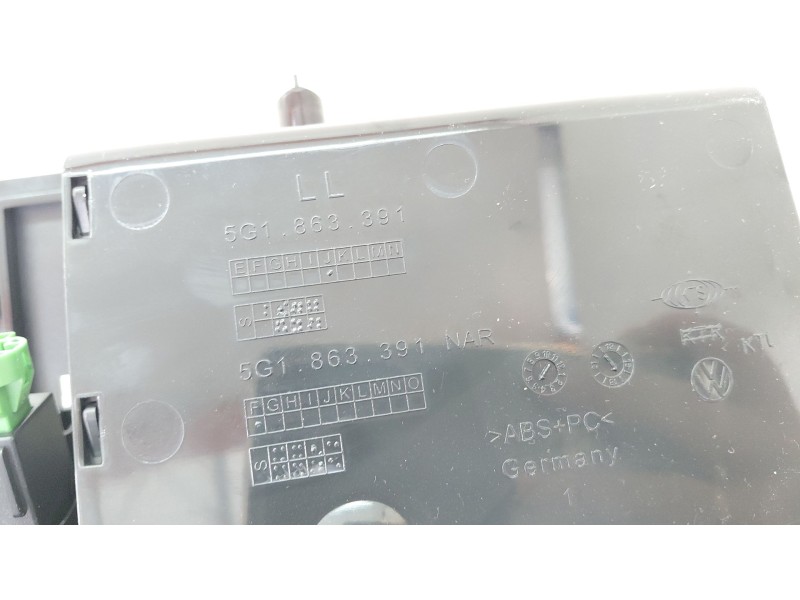 Recambio de cenicero para volkswagen golf vii (5g1, bq1, be1, be2) 1.0 tsi referencia OEM IAM 5G1863391  
							