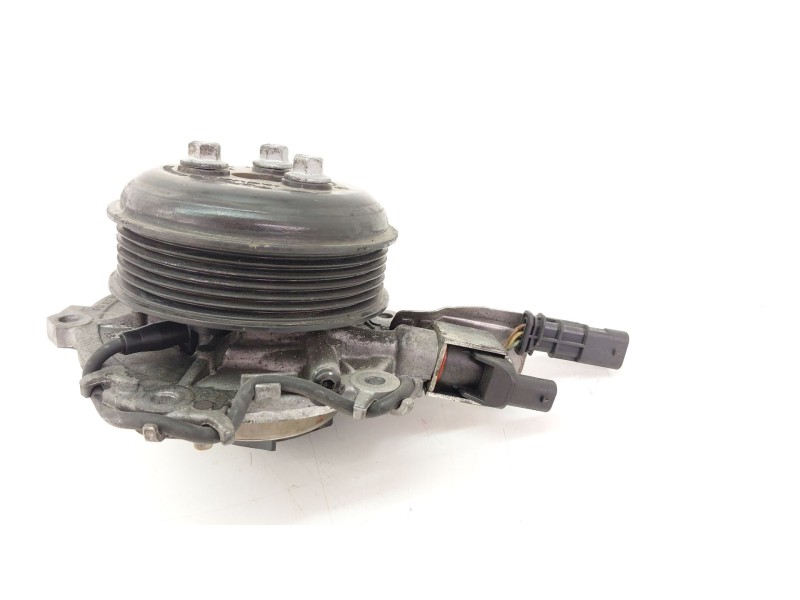 Recambio de bomba agua para jaguar xe 2.0 diesel cat referencia OEM IAM GX738509AA  
