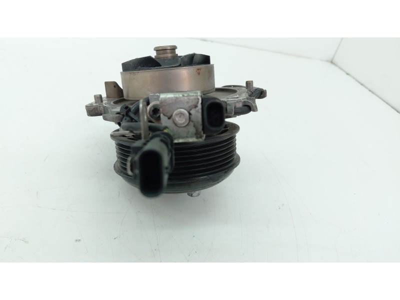 Recambio de bomba agua para jaguar xe 2.0 diesel cat referencia OEM IAM GX738509AA  