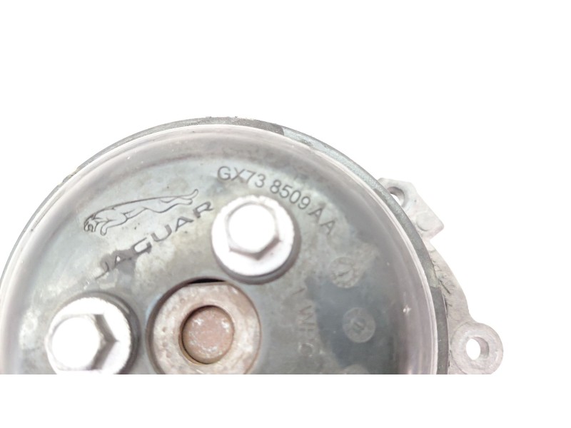 Recambio de bomba agua para jaguar xe 2.0 diesel cat referencia OEM IAM GX738509AA  