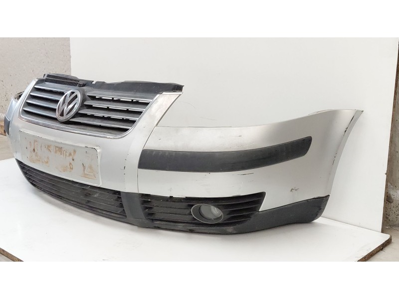 Recambio de paragolpes delantero para volkswagen passat b5.5 (3b3) 1.6 referencia OEM IAM   
							