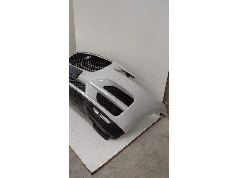 Recambio de paragolpes delantero para jaguar f-pace (x761) 2.0 td4 awd referencia OEM IAM   
							