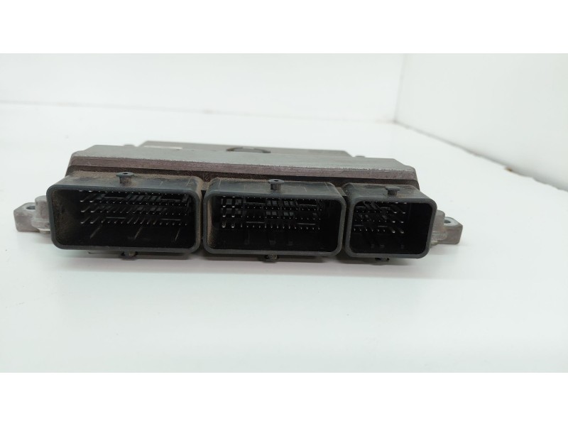 Recambio de centralita motor uce para renault clio iv (bh_) 0.9 tce 90 referencia OEM IAM 237103353R  
							