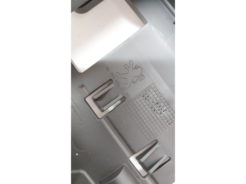 Recambio de no identificado para peugeot 208 i (ca_, cc_) 1.2 vti 82 referencia OEM IAM 9672846077  