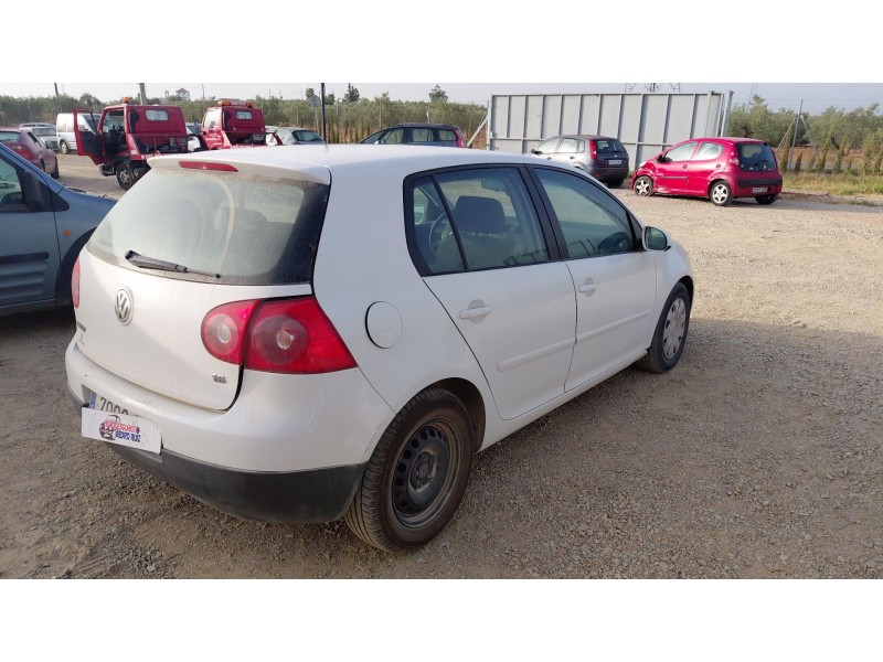 volkswagen golf v (1k1) del año 2005
							