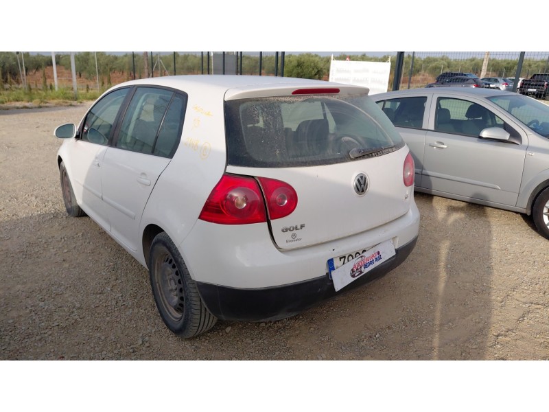 volkswagen golf v (1k1) del año 2005
							