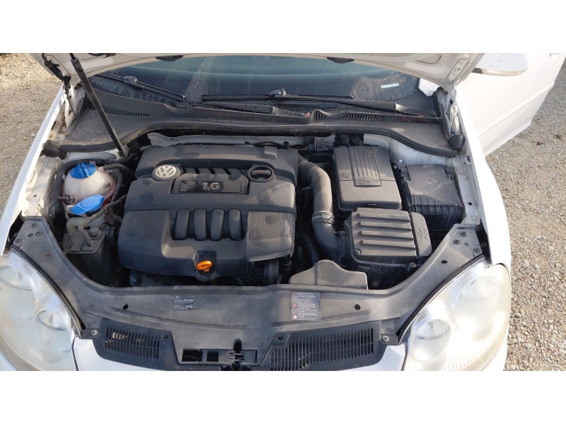 volkswagen golf v (1k1) del año 2005
							