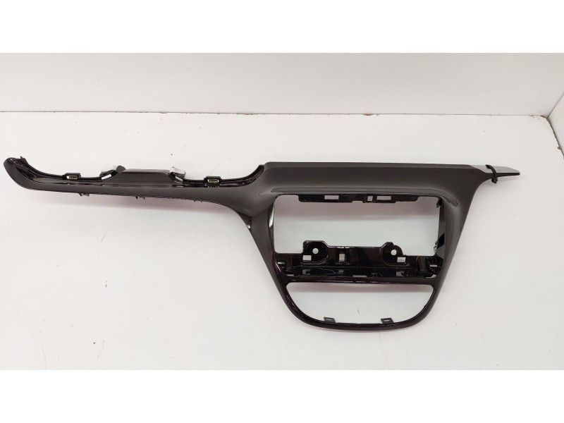 Recambio de consola central para peugeot 208 i (ca_, cc_) 1.2 vti 82 referencia OEM IAM 9673830077  