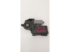 Recambio de motor elevalunas delantero izquierdo para audi a4 berlina (8e) 2.0 tdi 16v 170 cv referencia OEM IAM 8E1959801H  