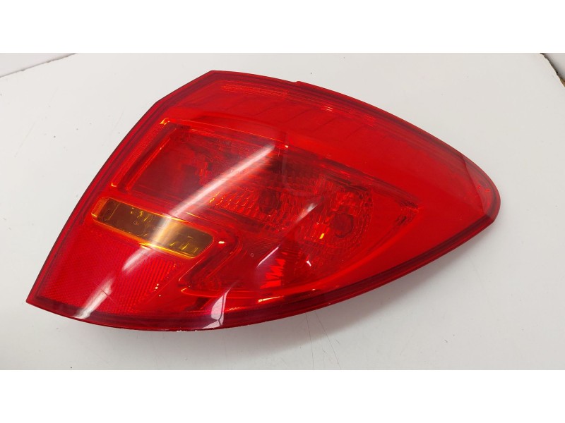 Recambio de piloto trasero derecho para opel meriva b monospace (s10) 1.3 cdti (75) referencia OEM IAM 13253628  