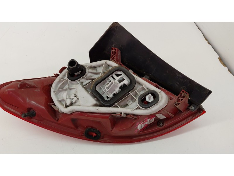 Recambio de piloto trasero derecho para opel meriva b monospace (s10) 1.3 cdti (75) referencia OEM IAM 13253628  