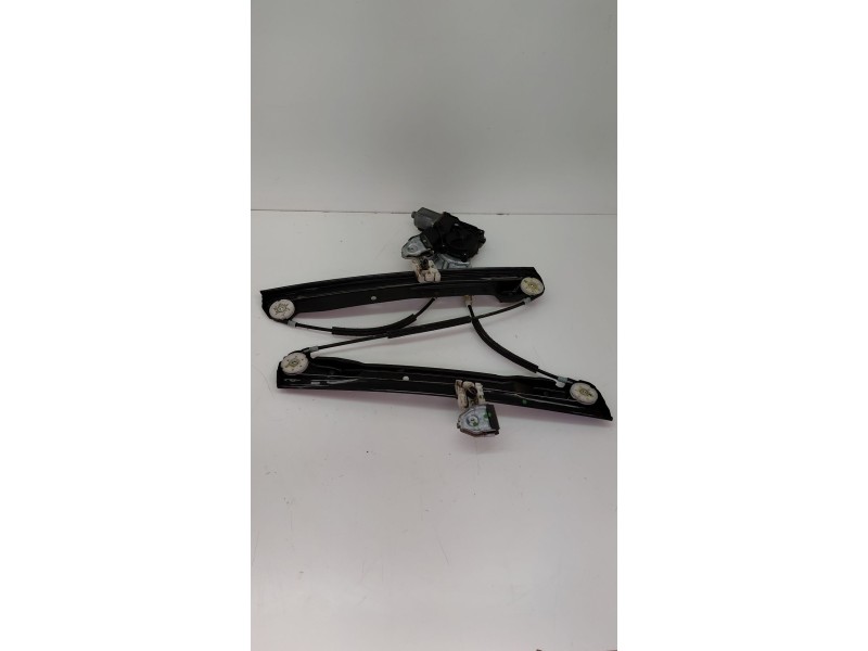 Recambio de elevalunas delantero izquierdo para opel meriva b monospace (s10) 1.3 cdti (75) referencia OEM IAM 13354547  