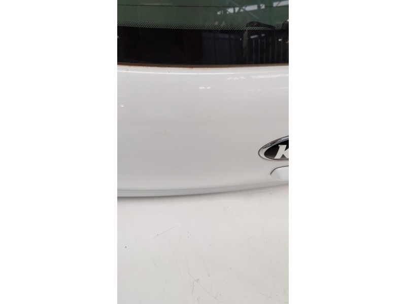 Recambio de porton trasero para kia cee´d 1.6 crdi 136 cv referencia OEM IAM   