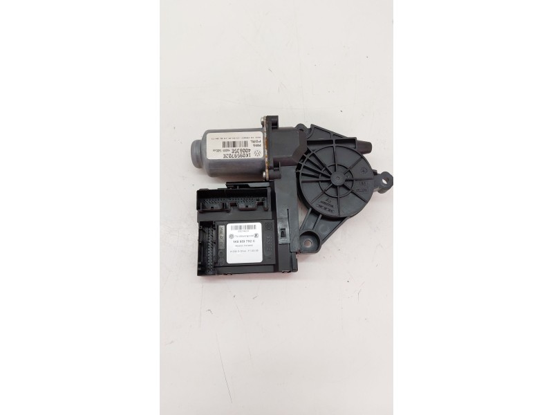 Recambio de motor elevalunas delantero derecho para volkswagen golf v (1k1) 1.6 referencia OEM IAM 1K0959792C  
							