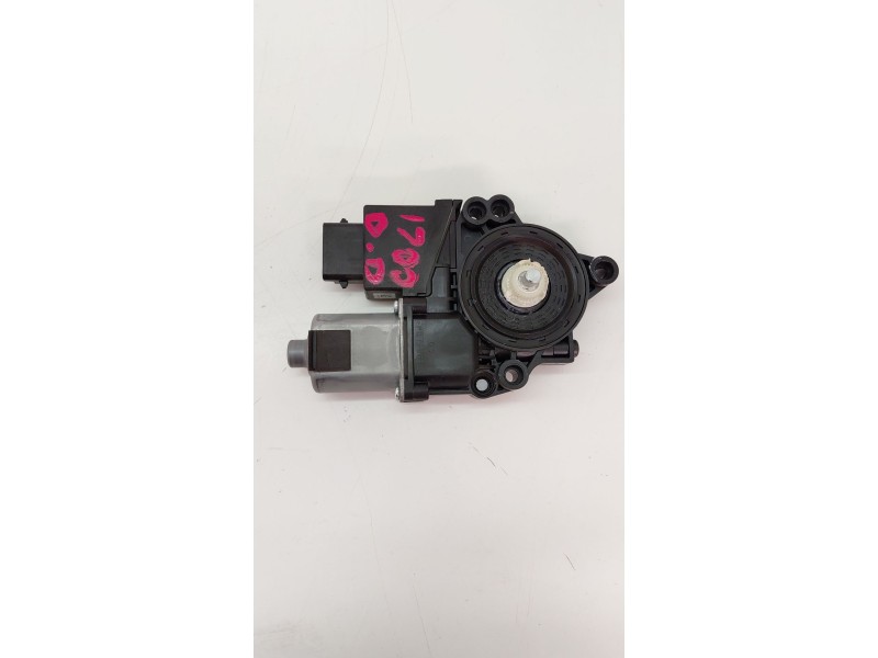 Recambio de elevalunas delantero derecho para kia cee´d 1.6 crdi 136 cv referencia OEM IAM 617013001  