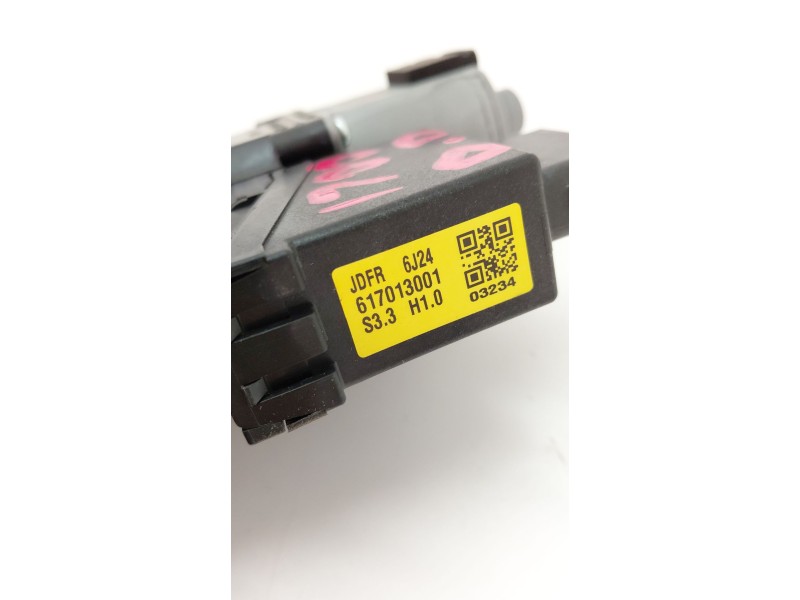 Recambio de elevalunas delantero derecho para kia cee´d 1.6 crdi 136 cv referencia OEM IAM 617013001  
							
