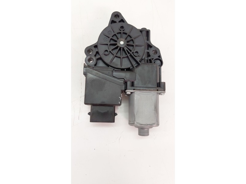 Recambio de elevalunas trasero izquierdo para kia cee´d 1.6 crdi 136 cv referencia OEM IAM 617013101  
							