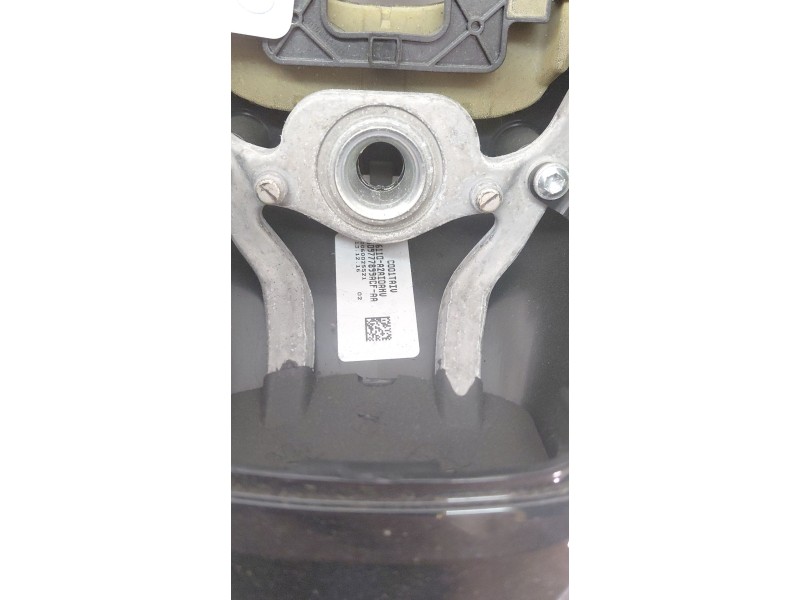 Recambio de volante sin airbag para kia cee´d 1.6 crdi 136 cv referencia OEM IAM   