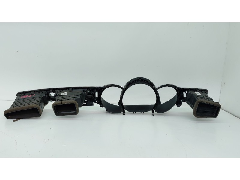 Recambio de rejilla aireadora para kia cee´d 1.6 crdi 136 cv referencia OEM IAM   